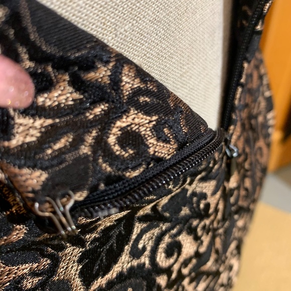 ⚜️NWOT‼️ Luxurious & Elegant Black and Gold Brocade Pencil Skirt - Sz 6 - Picture 10 of 14